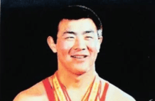 康小伟，在国家队集训驻地逝世