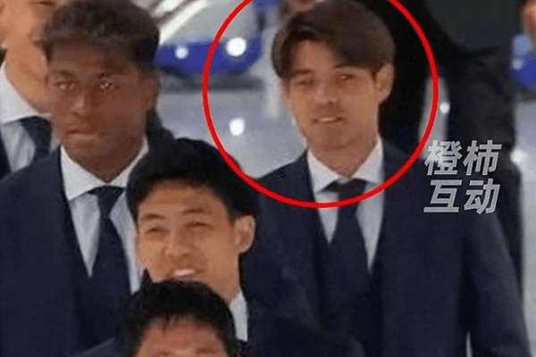 “当地女性小心点，日本国家队里有个轮奸犯！”记者发帖提醒女性注意，日本足协始终没有回应