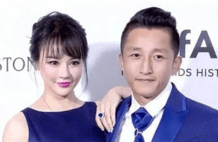 七年败光两亿！邹市明冉莹颖同步发文：二人最终还是迈出了这一步！