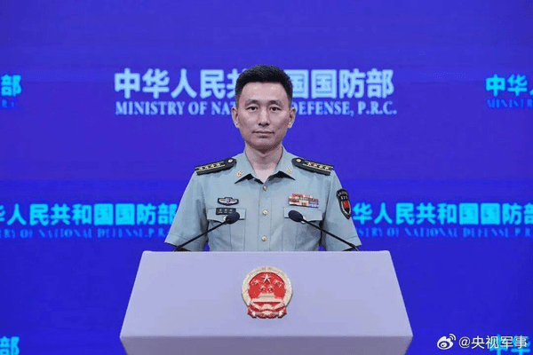 菲律宾称其主力护卫舰在黄岩岛附近海域与中国海空力量发生对峙，国防部回应