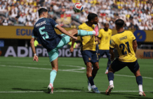 从0-1到2-1！世界杯惊天大冷：厄瓜多尔逆转德国，强势跻身淘汰赛