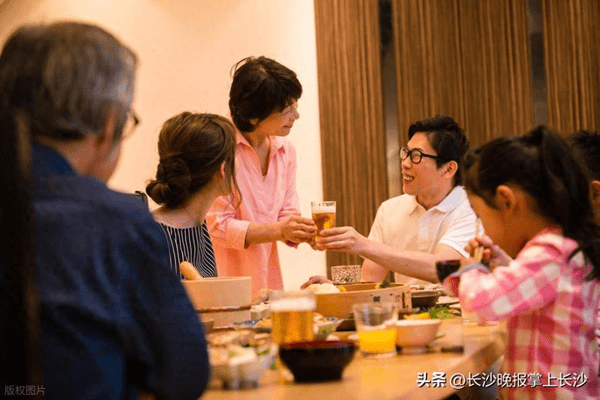 这7种食物看似能吃其实“有毒”！提醒爸妈一定要扔！
