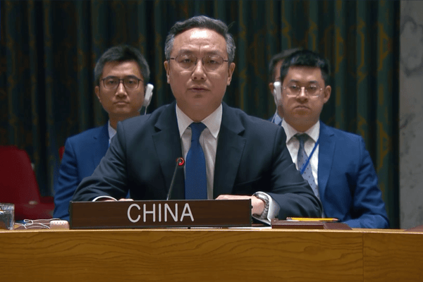 中方：立即停止一切对抗行动