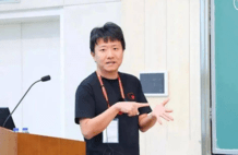 王虹、邓煜获菲尔兹奖，北大数学为他们做了什么？