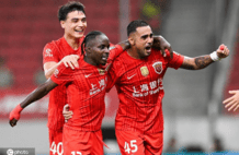 中超-莱昂纳多破门李新翔建功 海港2-0送申花两连败