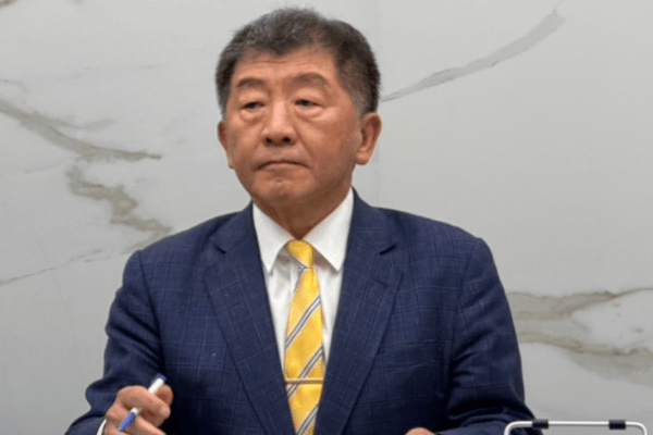离谱！台高官辩称“若全面下架‘毒油’，大家很快就没东西吃”，被批“挑战民众智慧”