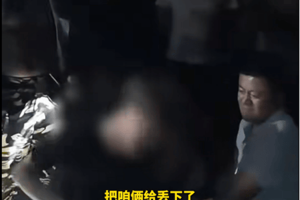 山东济南40岁女子摸田螺溺亡，丈夫带20岁儿子认领遗体痛哭不止，救援队：河边地形复杂