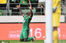 中超-法比奥点射破荒张稀哲复出建功 国安2-1浙江队6轮不败