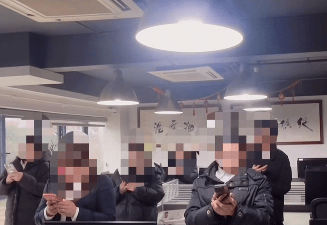 公司要求员工提前半小时到岗晨读 律师发声