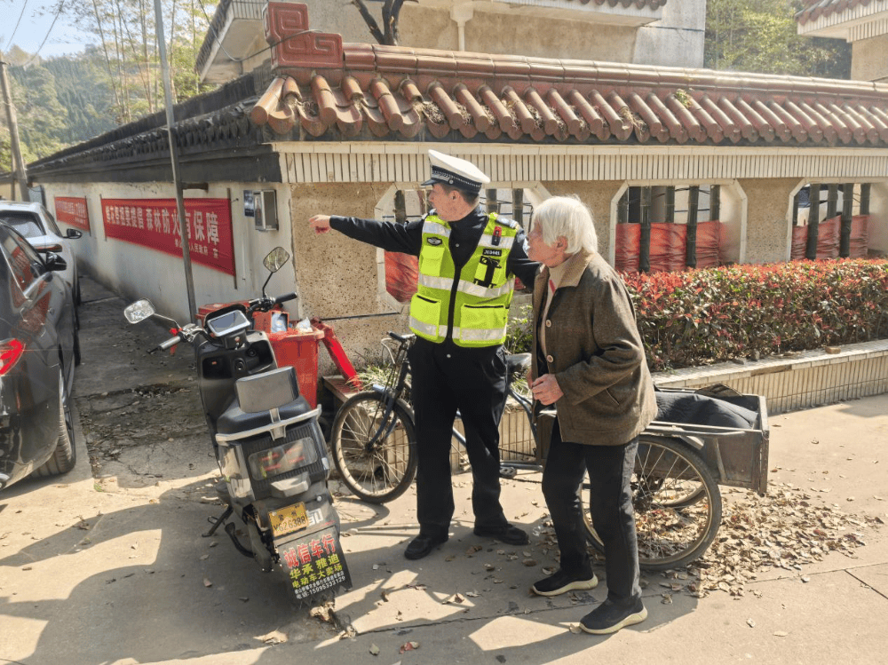 “这可能是最后一次来看你了”，常州九旬老人偷偷骑两个多小时三轮车祭扫亡夫
