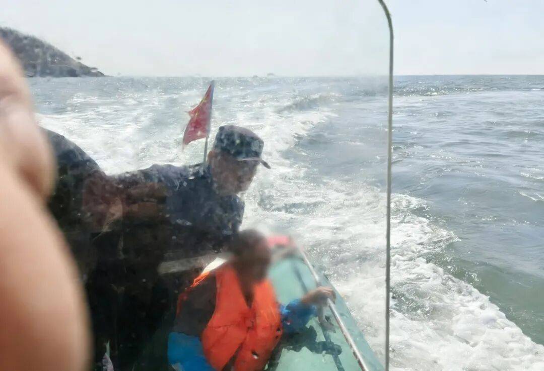 距岸15公里，半小时！海陆联动救回突发疾病渔民