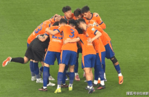 随着泰山1-1海港 蓉城1-0 重庆2-0，中超最新排名：国安逼近降级区