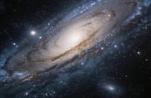 过去100亿年，银河系已经吞噬了6个星系，现在正在撕碎第7个