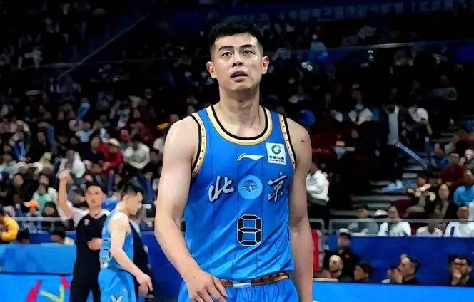 8.15日：CBA最新动态！方硕转战NBL赛场，广厦赵岩昊确定离开，原帅续约
