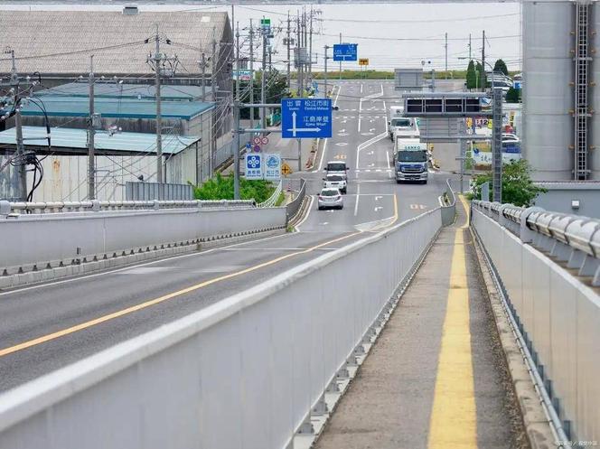 8月20日：为何我国公路总在翻修，日本道路却看着常年如新？差距真在技术么？