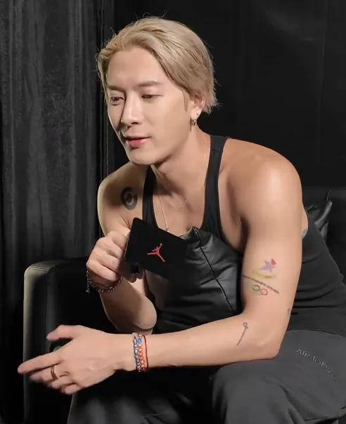 王嘉尔：我常看中国男篮，最喜欢的球员是国青的朱正