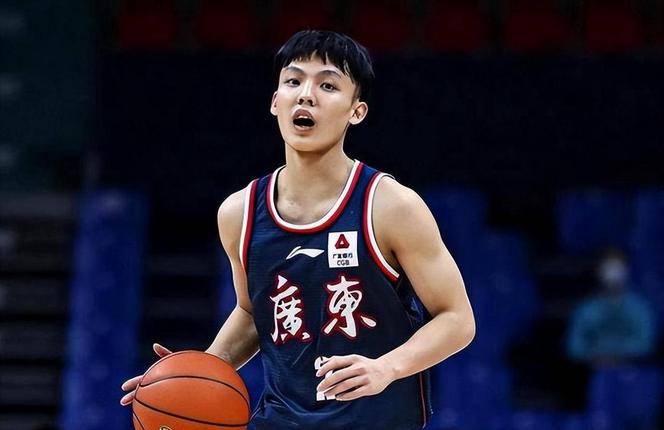 徐杰三分球战胜NBA状元，徐昕留洋遇阻，广东旧将重回梦想起点