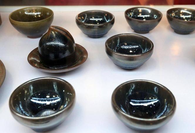 千年星语：宋代“斗茶神器”黑釉油滴碗的审美与技艺- 搜狐时间线