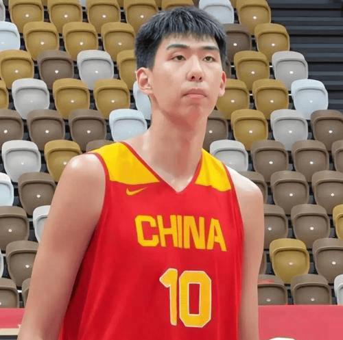 徐昕放弃马刺试训，退出国家队后将目标转向NCAA