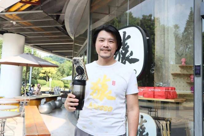 长沙这家咖啡店，免费送AI算力