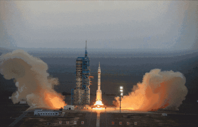 民营航天突破！朱雀二号一箭十星，几年后，普通人上太空得多少钱