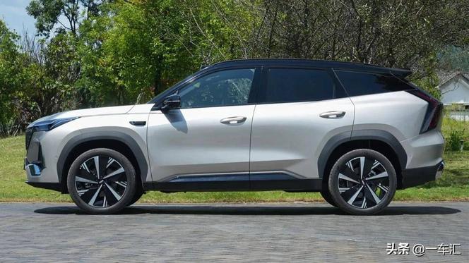 2027款吉利博越L第四代i-HEV：不插电的油混SUV，售价9.99万元起