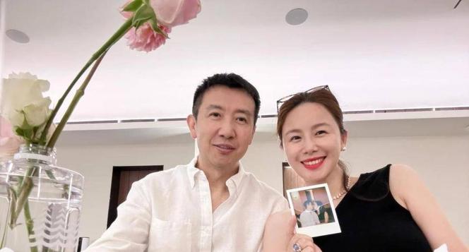 鄢颇近况曝光：曾与李小冉、梅婷两段情史的他，如今定居北京一个细节暴露为何幸福婚姻靠熬汤