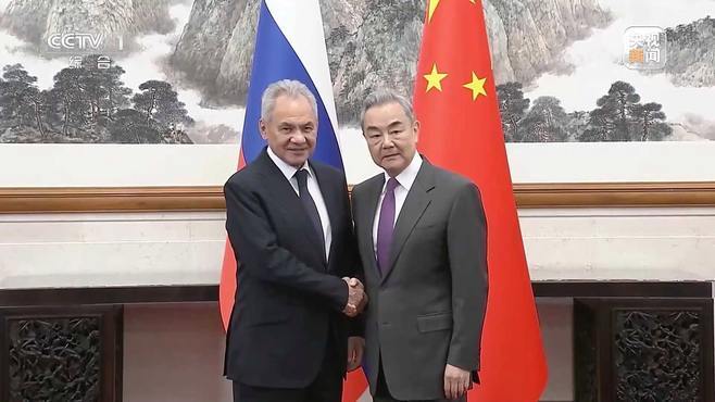 王毅同绍伊古进行战略沟通：推动中俄关系在新的一年开创新局