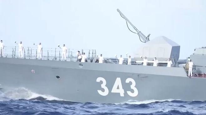 现场：俄海军编队抵达湛江 码头响《喀秋莎》