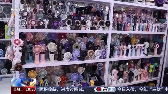 中式折扇在欧洲火了 欧洲商人来中国扫货买风扇：什么种类都要！