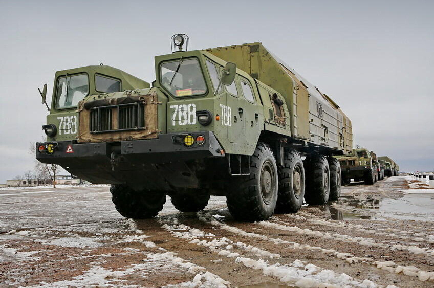 MAZ-7410重型卡车图片