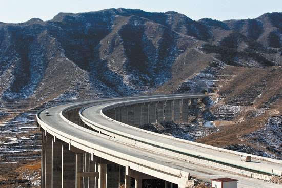 京昆高速石太北线建成通车后,打通了石太间第二条高速大通道,从