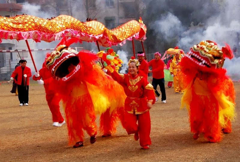 春节民俗活动各具特色图片