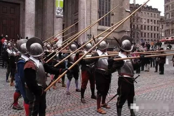 重骑兵之殇揭秘威震欧洲的瑞士长矛兵1