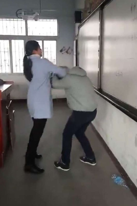 松桃孟溪中学师生打架图片