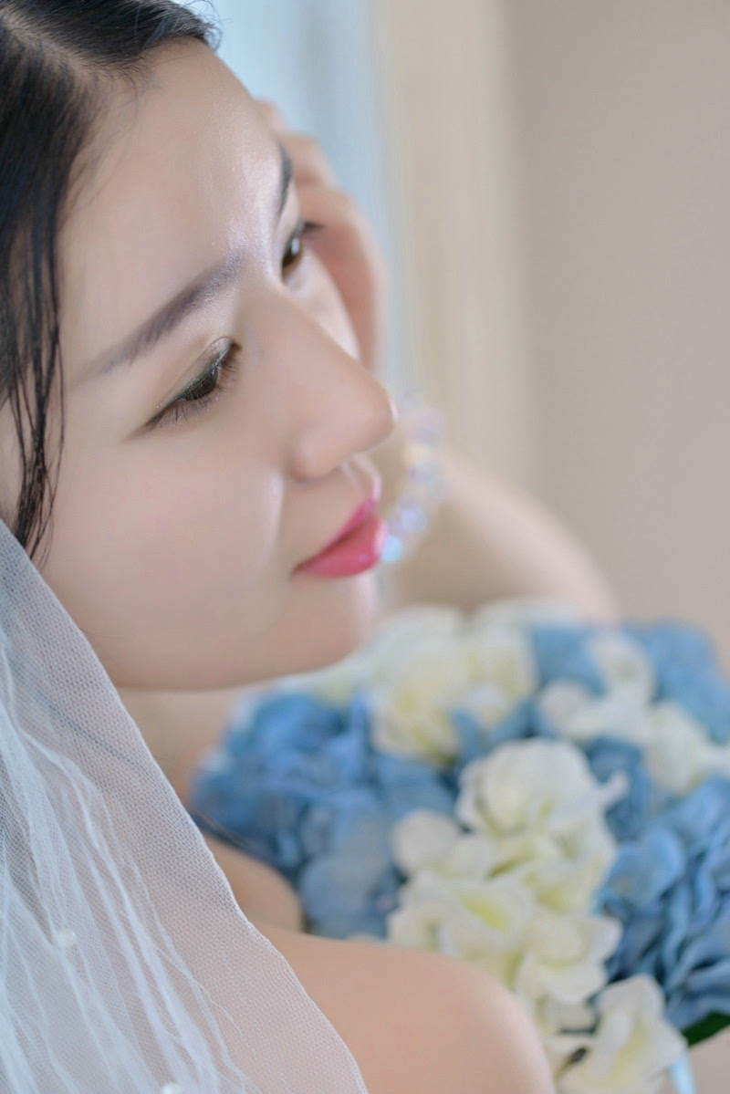 美丽的白纱新娘美女林萧养眼迷人