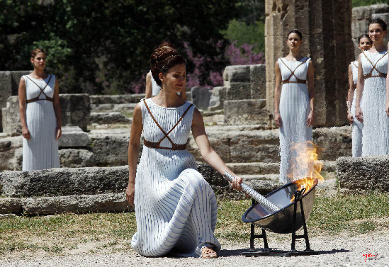 希腊火炬圣女图片