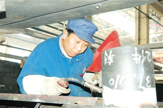 大国工匠卢仁峰图片