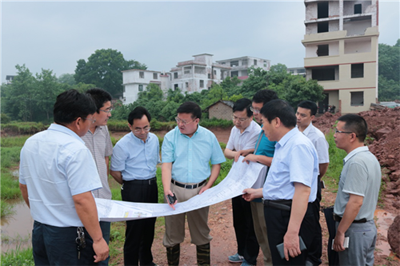 赣州市人民政府党组成员曹爱群到中铁二