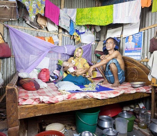 孟加拉贫民窟:一家6口蜗居10平陋室 没任何家电