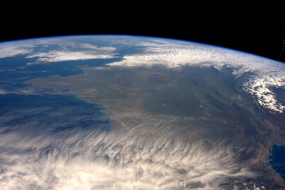 空间站宇航员拍摄地球美景 宁静壮观(图)