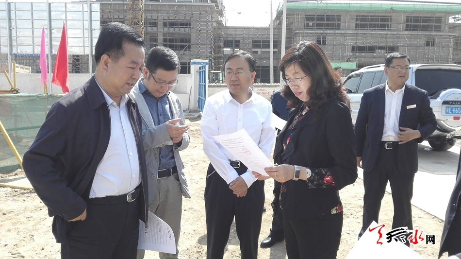 当天上午,盖宇仙一行先后来到天水西客站项目建设工地,麦积山景区