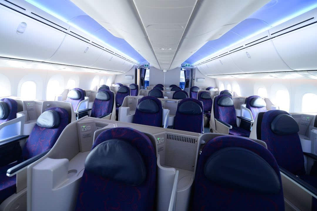 全球最先进梦幻客机7879飞机5月26日首航成都到北京