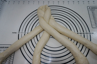 四股面包编法图解步骤图片