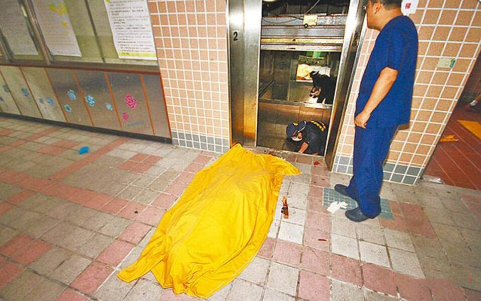 电梯事故死亡图片
