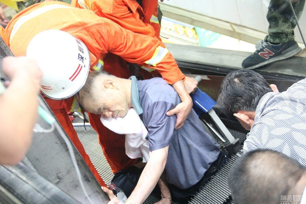 深圳超市扶梯塌陷 为何近来吃人电梯事件屡屡发生