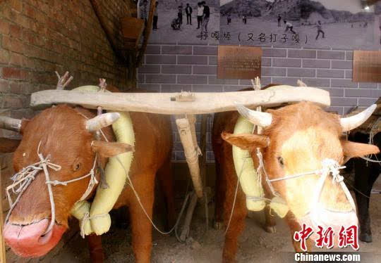 汉代二牛抬杠图图片