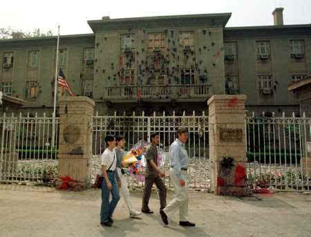 当国家利益受伤害的时候,比如1999年,中国驻南斯拉夫大使馆被炸的