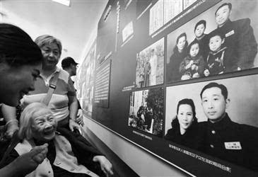 昨日,在张氏帅府博物馆举行的张学思将军生平图片展开幕式上,谢雪萍