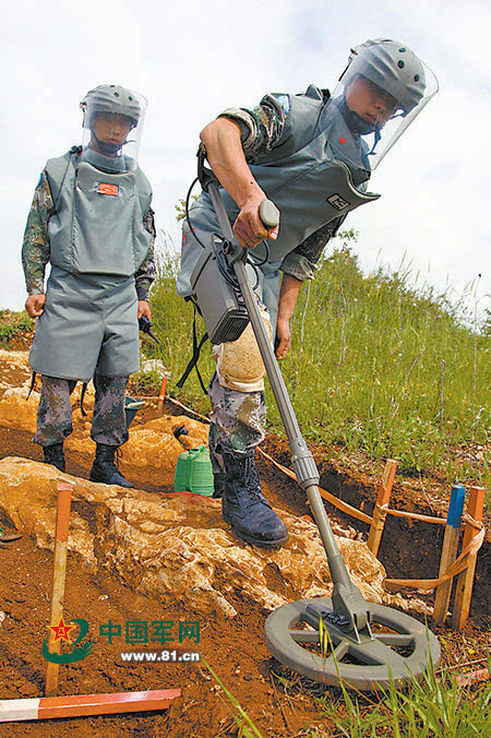 中國赴黎維和工兵10年排雷2000多枚-搜狐